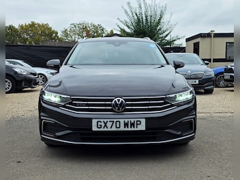 Volkswagen - Passat