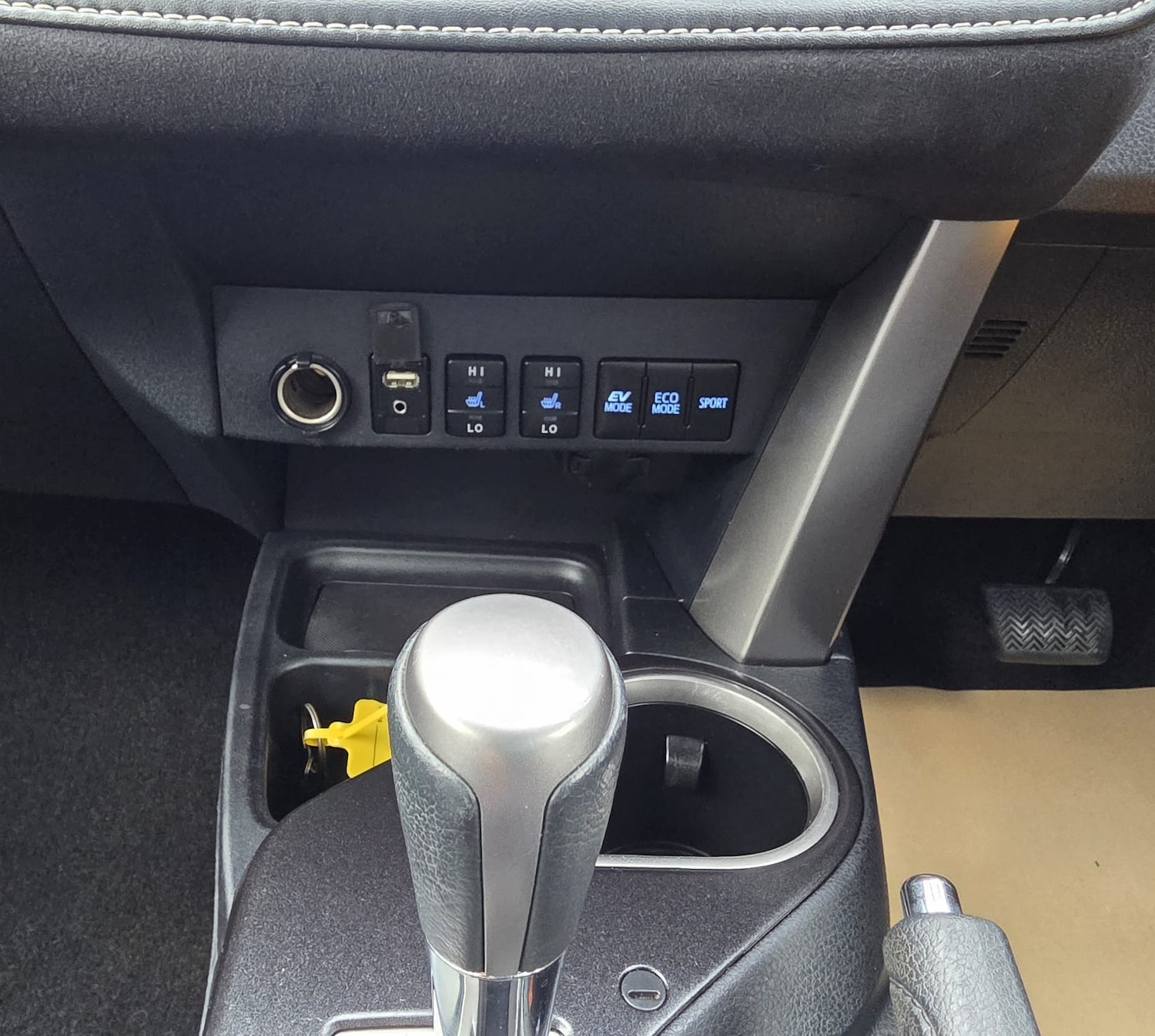 Used Toyota RAV4 2018 for sale - 76347302: Photo 11