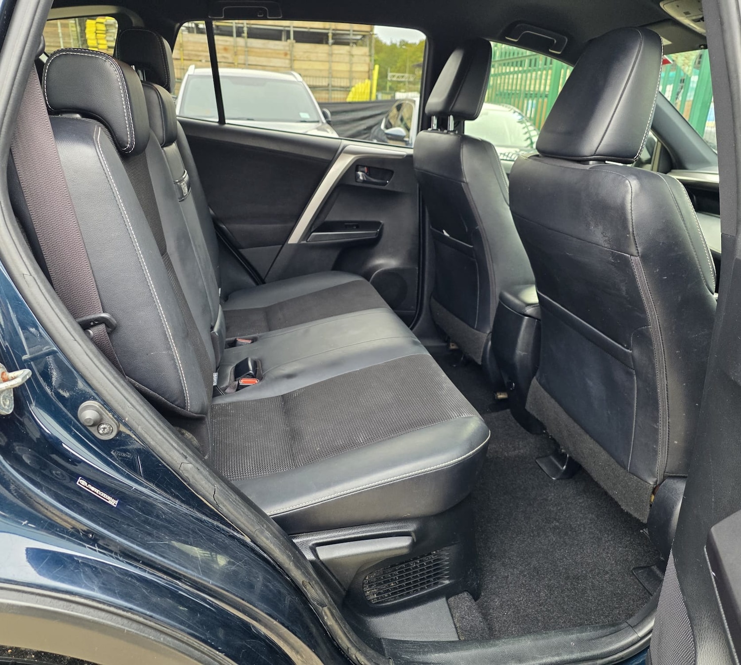 Used Toyota RAV4 2018 for sale - 76347302: Photo 13