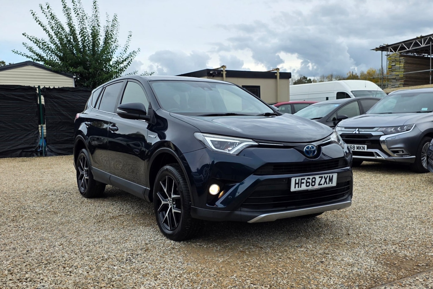Used Toyota RAV4 2018 for sale - 76347302: Photo 2