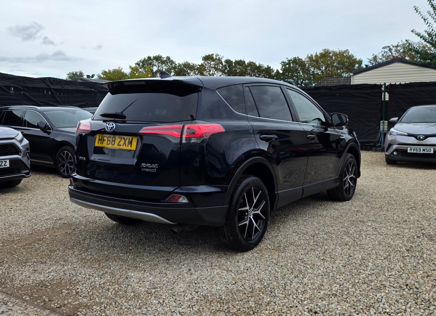 Used Toyota RAV4 2018 for sale - 76347302: Photo 5