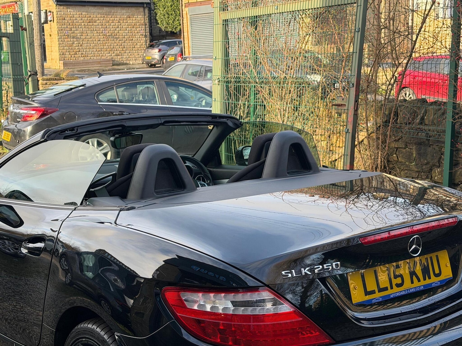 Used Mercedes-Benz SLK 2015 for sale - 76936672: Photo 22