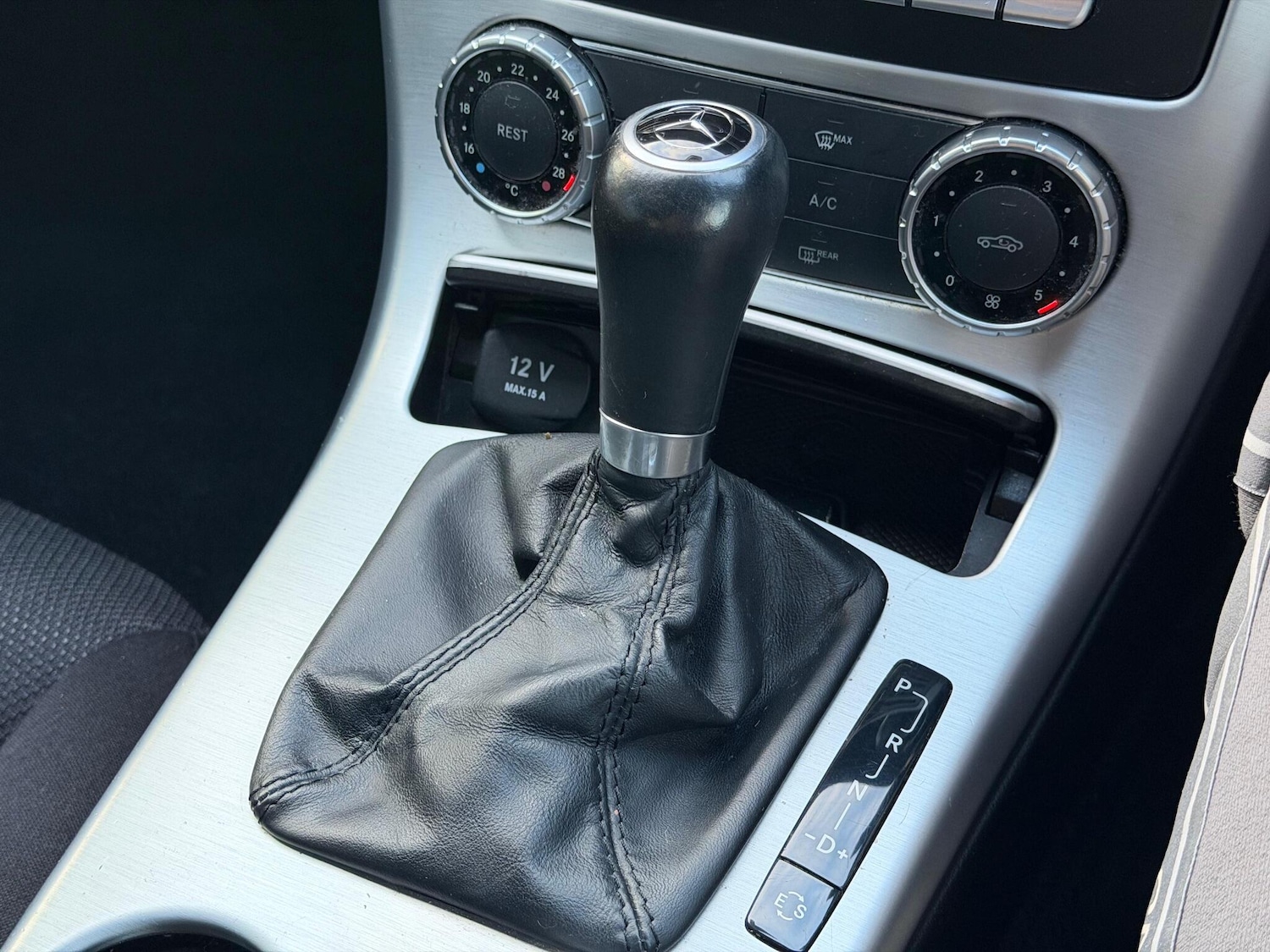 Used Mercedes-Benz SLK 2015 for sale - 76936672: Photo 28