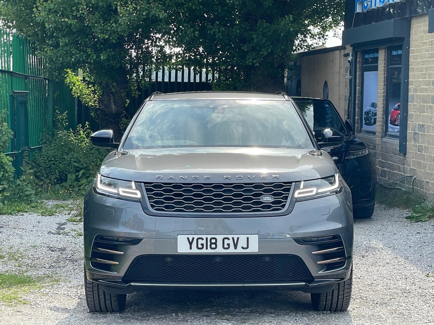 Used Land Rover Range Rover Velar 2018 for sale - 76865542: Photo 2