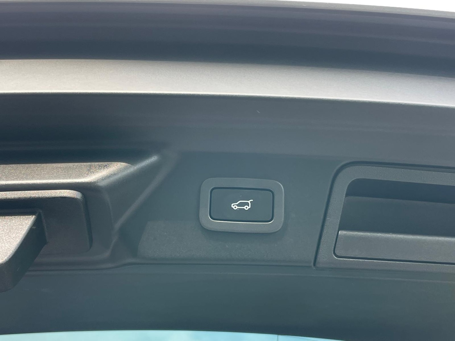 Used Land Rover Range Rover Velar 2018 for sale - 76865542: Photo 9