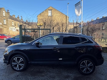 Used Nissan Qashqai 2017 for sale - 77351972: Photo