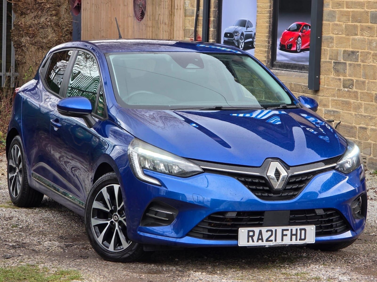 Used Renault Clio 2021 for sale - 76942558: Photo 1