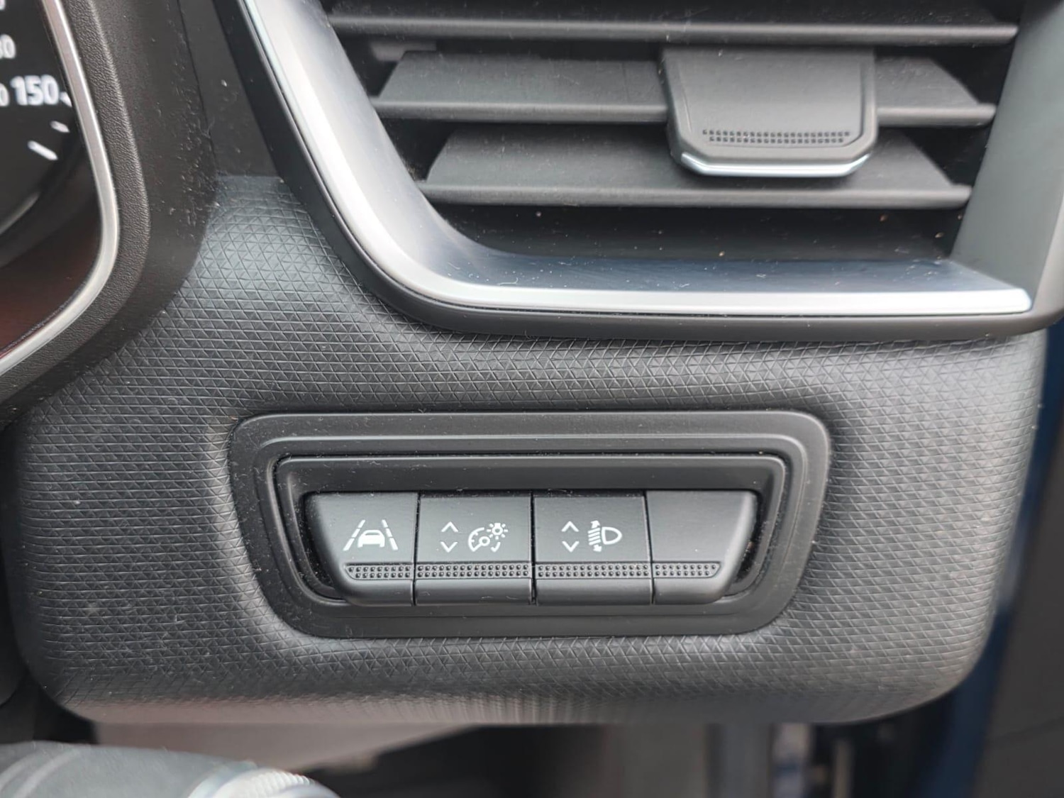 Used Renault Clio 2021 for sale - 76942558: Photo 29