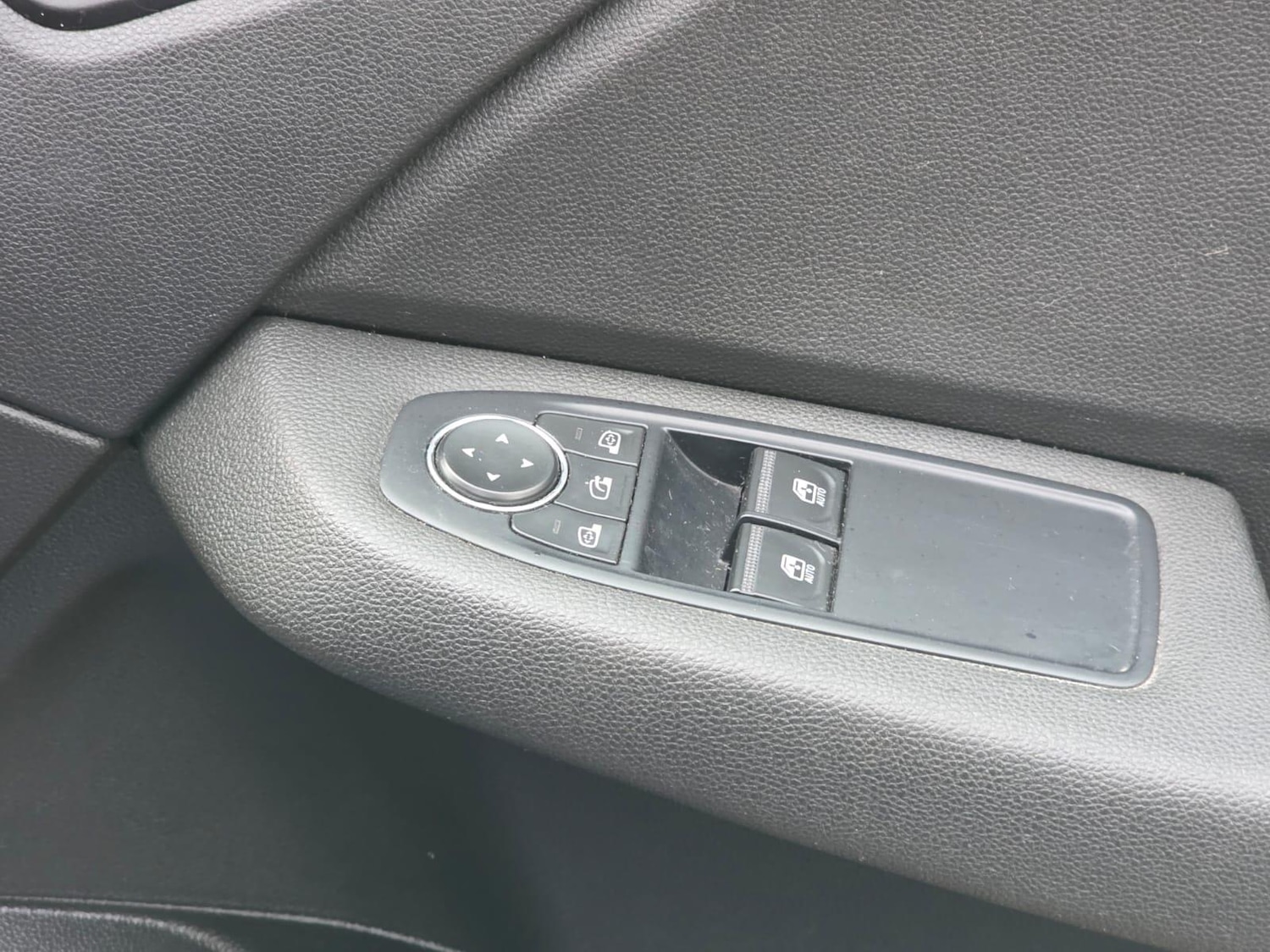 Used Renault Clio 2021 for sale - 76942558: Photo 31