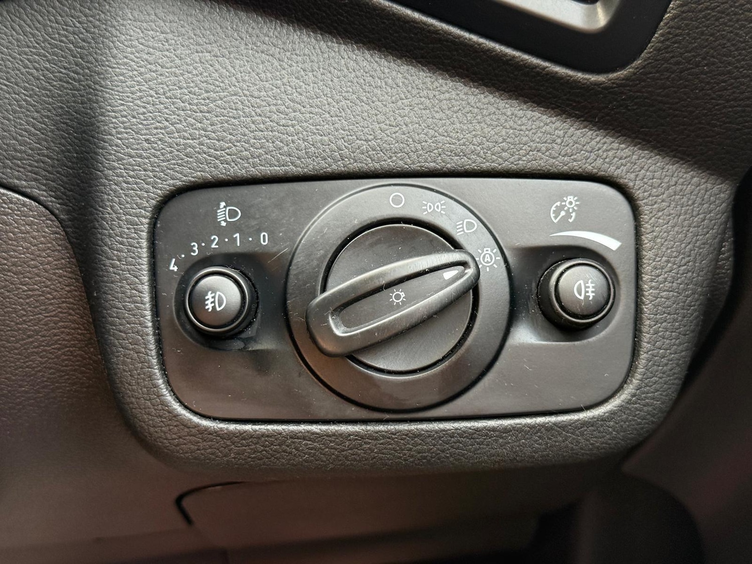 Used Ford Kuga 2017 for sale - 76473582: Photo 25