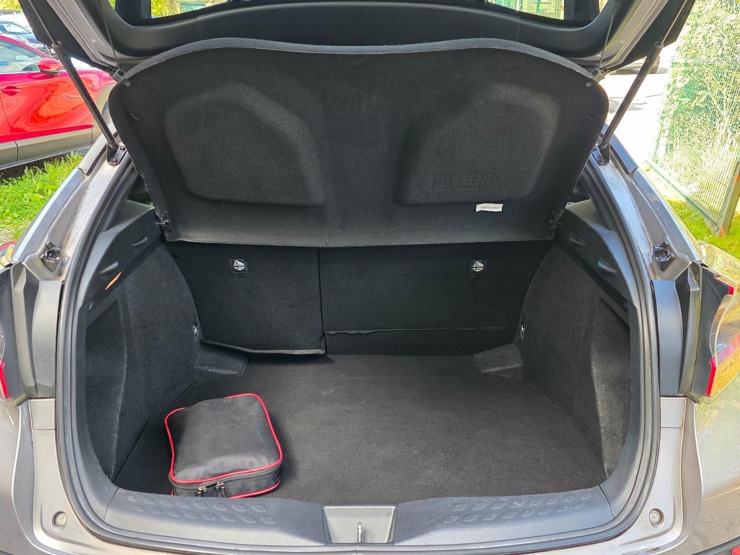 Used Toyota C-HR 2019 for sale - 76032152: Photo 14