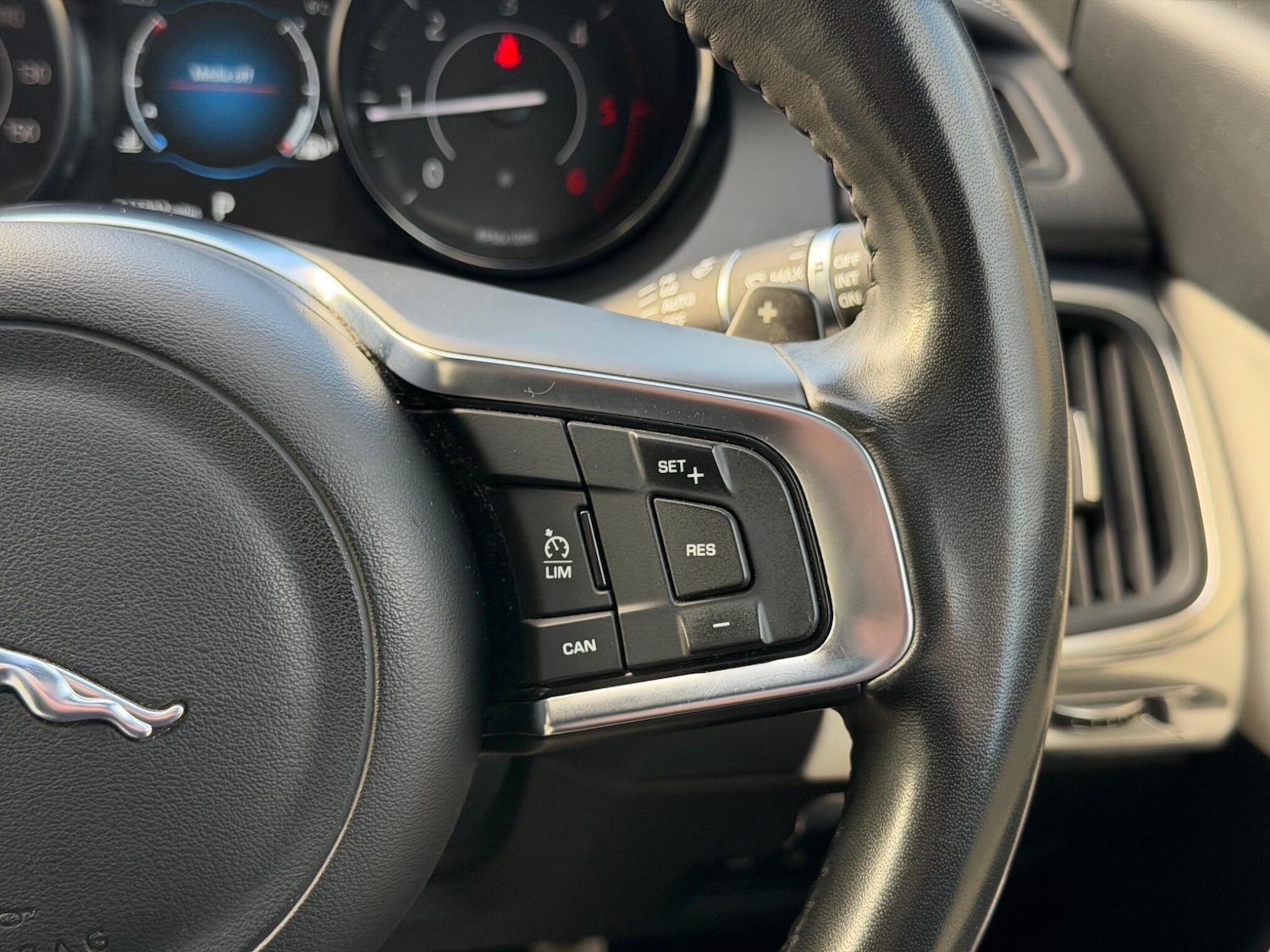 Used Jaguar E-Pace for sale - 77237661: Photo 33