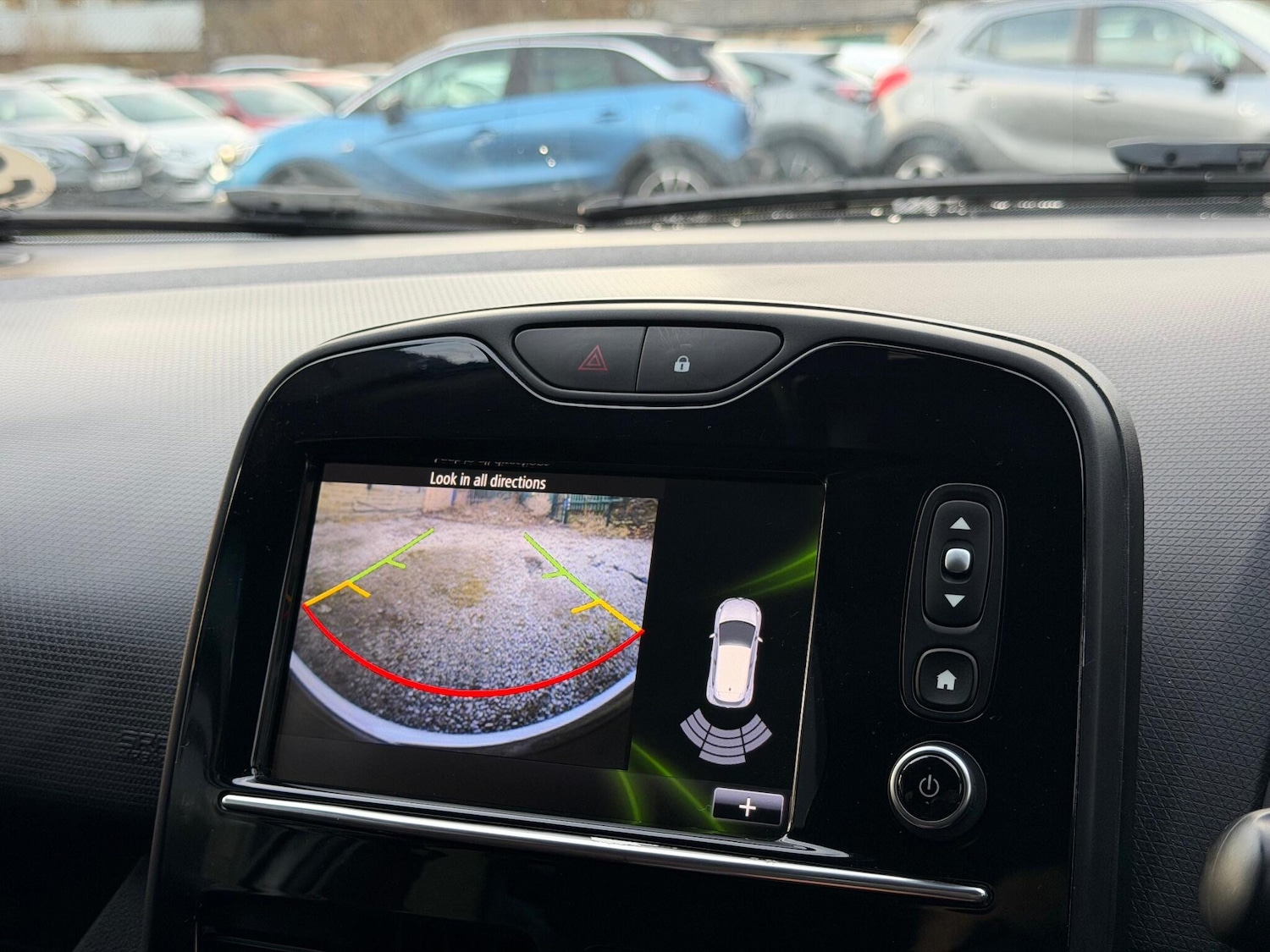 Used Renault Clio 2015 for sale - 77216024: Photo 10