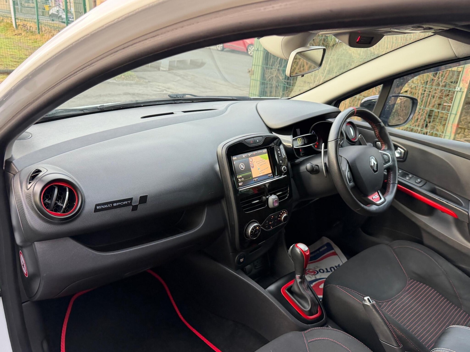 Used Renault Clio 2015 for sale - 77216024: Photo 18