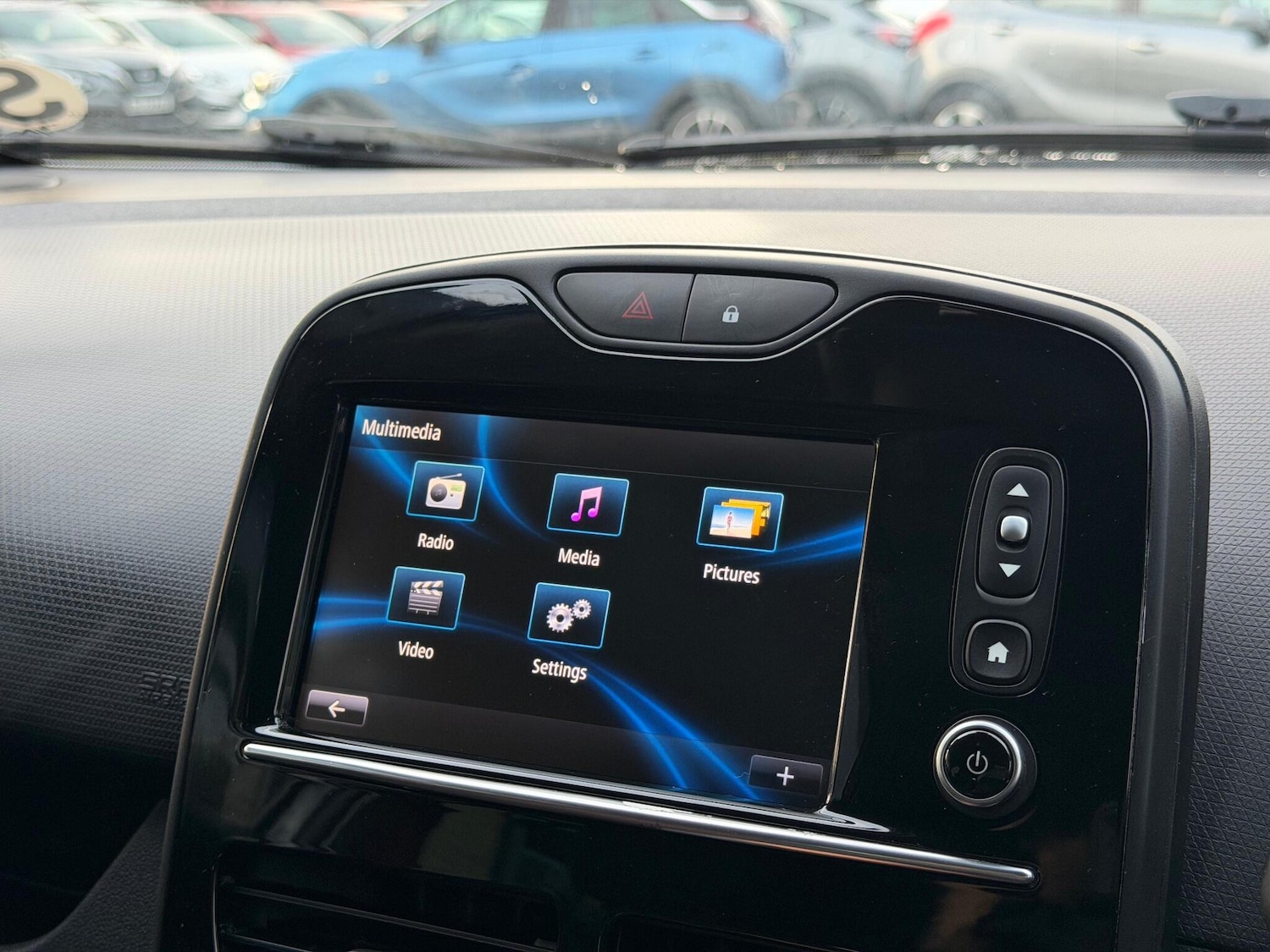 Used Renault Clio 2015 for sale - 77216024: Photo 23