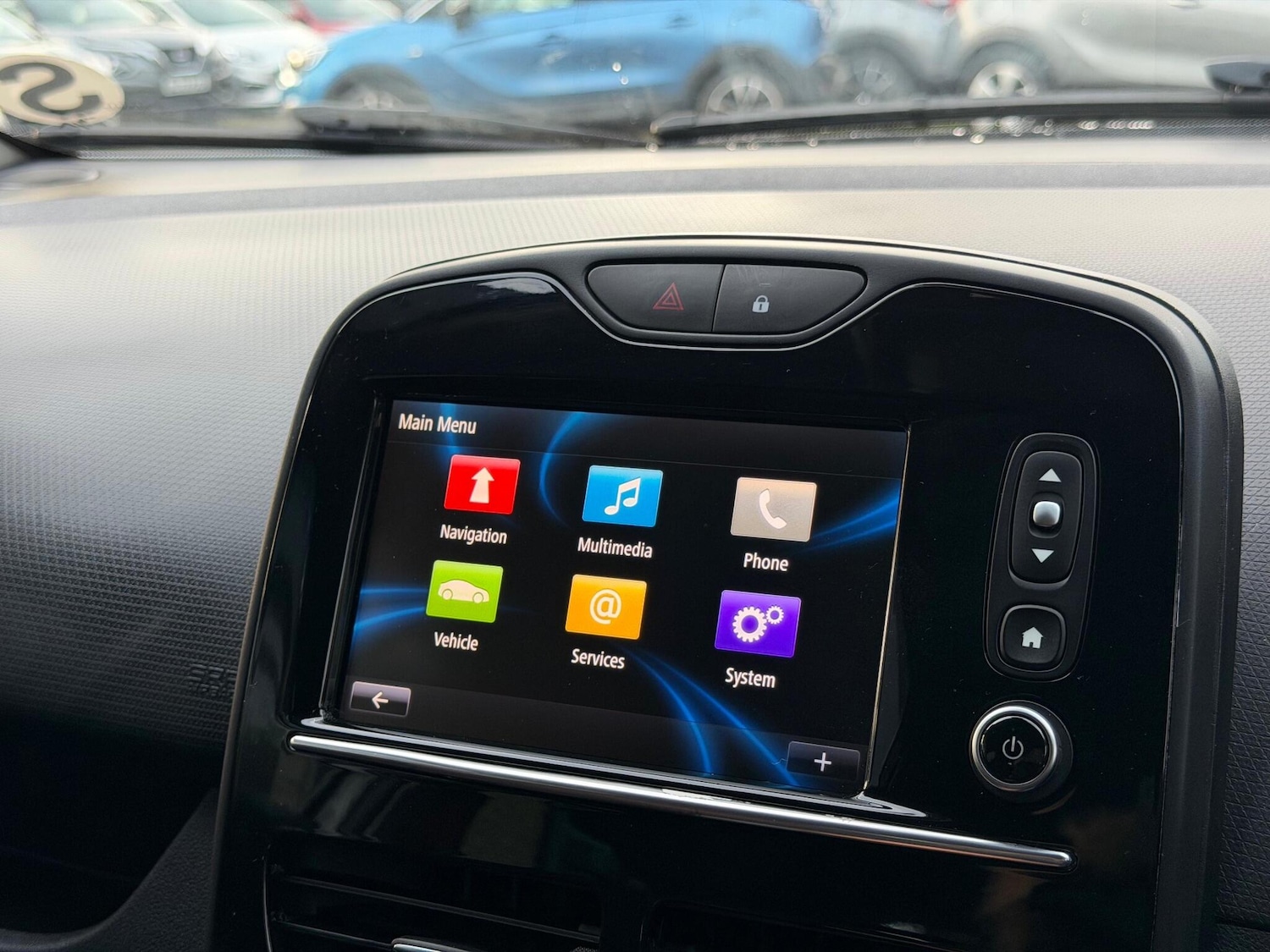 Used Renault Clio 2015 for sale - 77216024: Photo 24