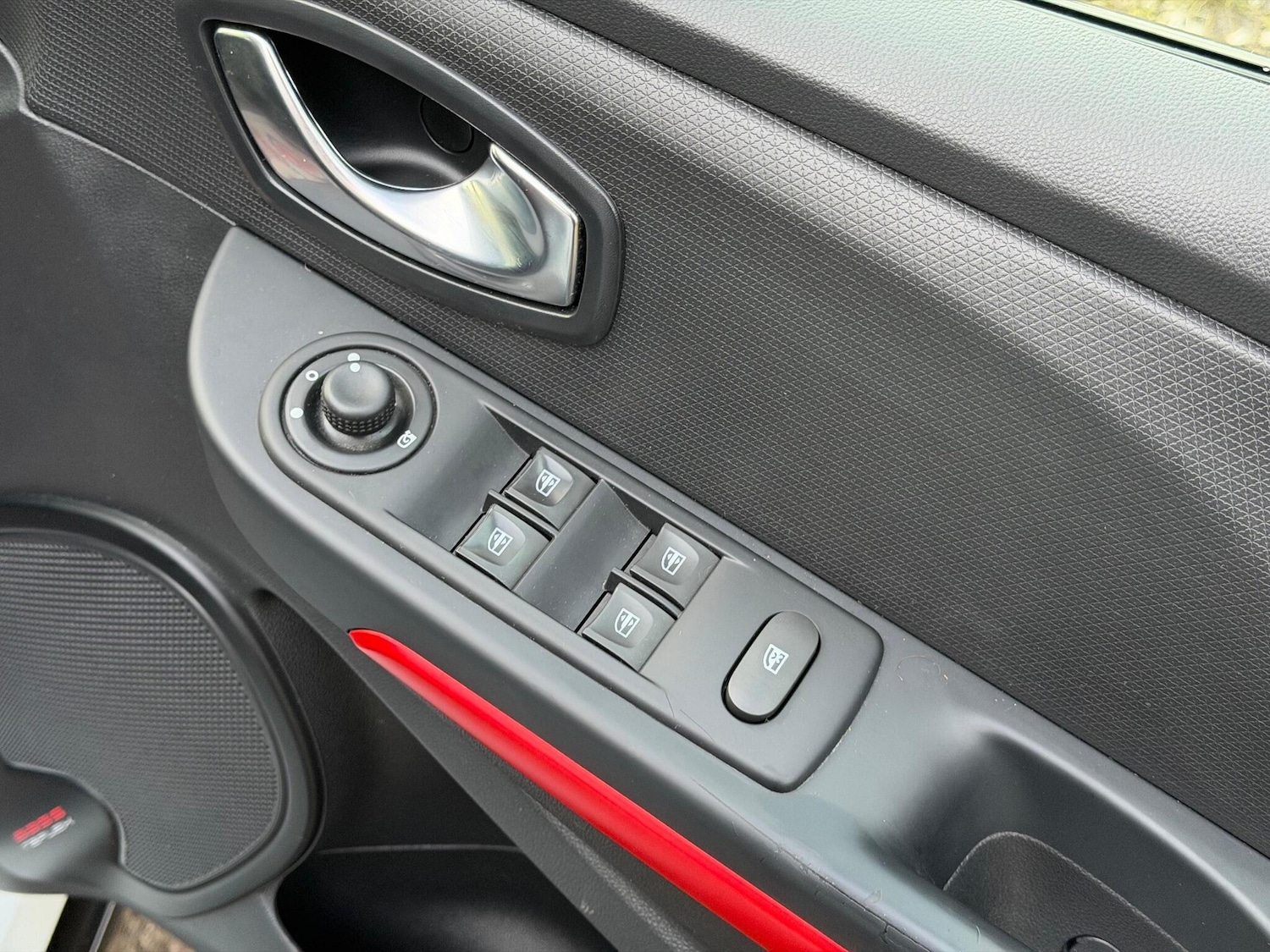 Used Renault Clio 2015 for sale - 77216024: Photo 25