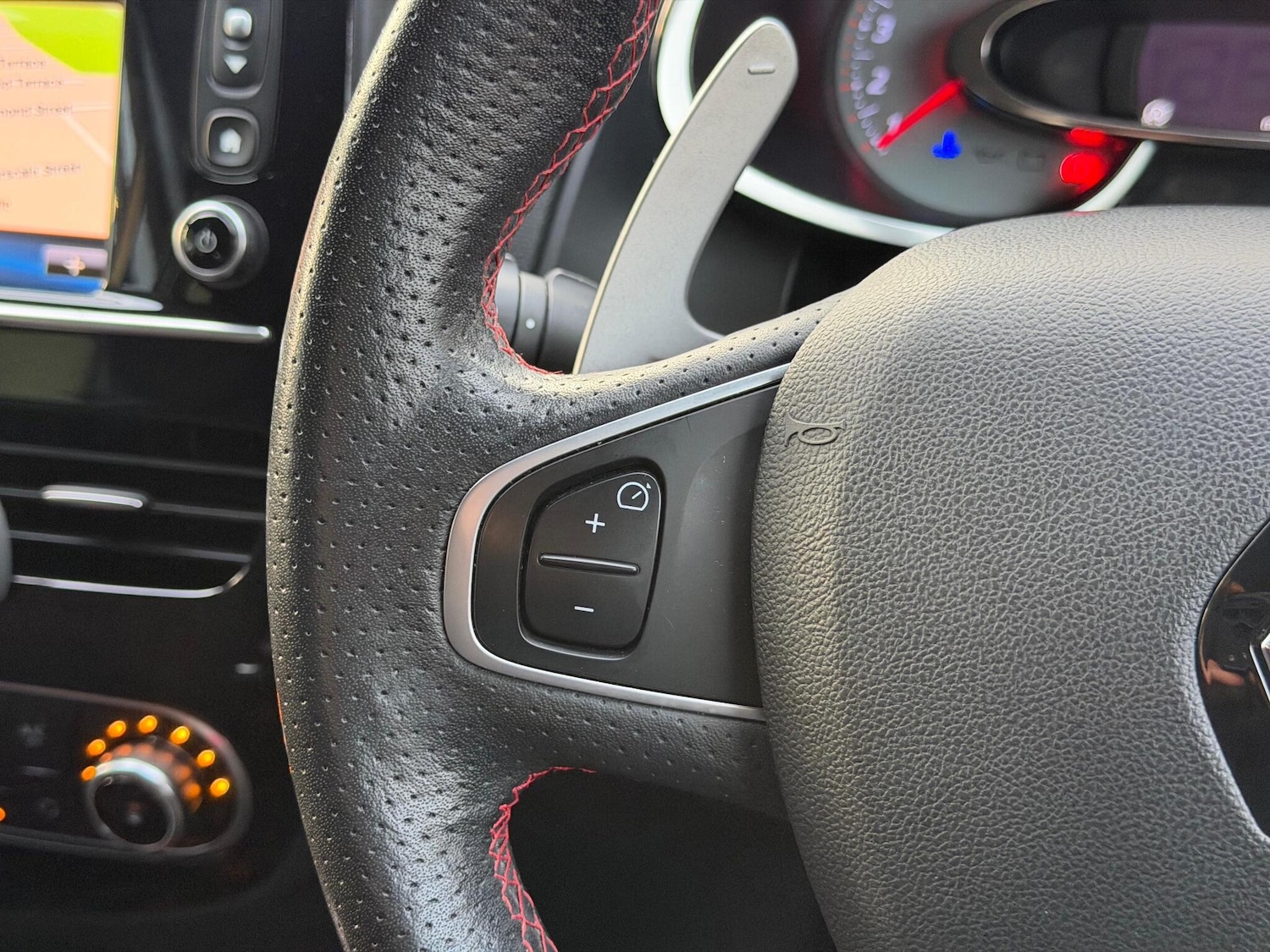 Used Renault Clio 2015 for sale - 77216024: Photo 27