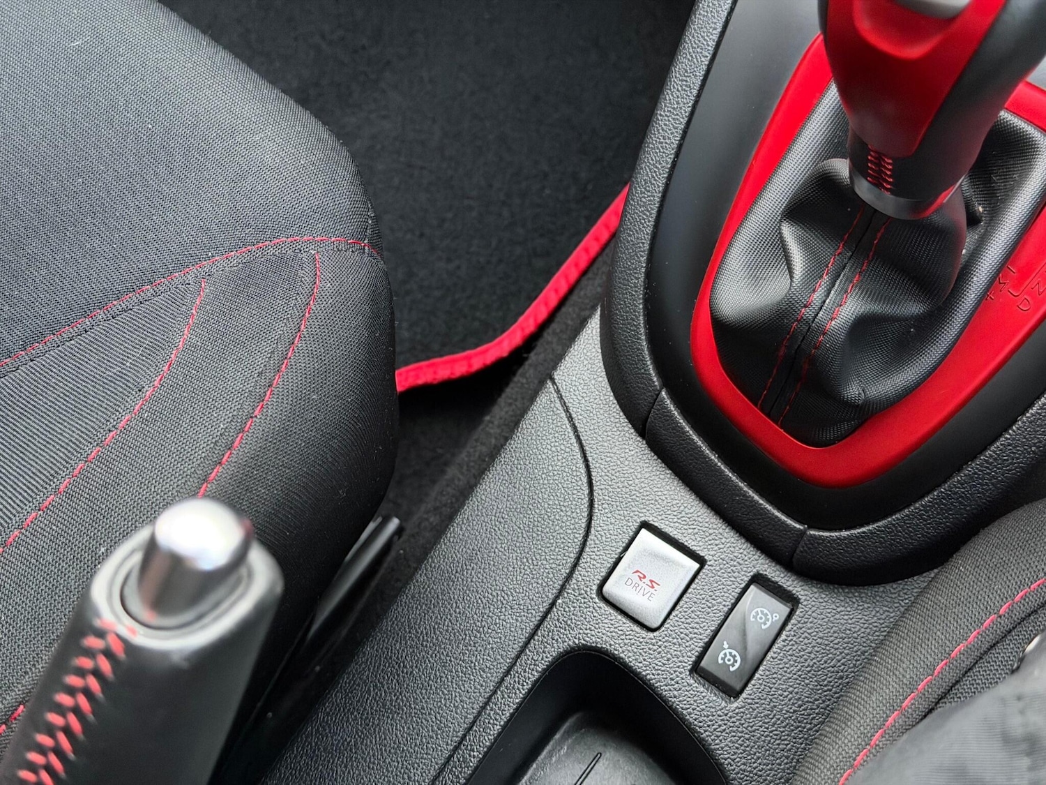 Used Renault Clio 2015 for sale - 77216024: Photo 35