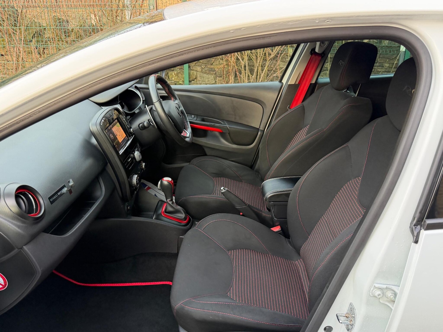 Used Renault Clio 2015 for sale - 77216024: Photo 9