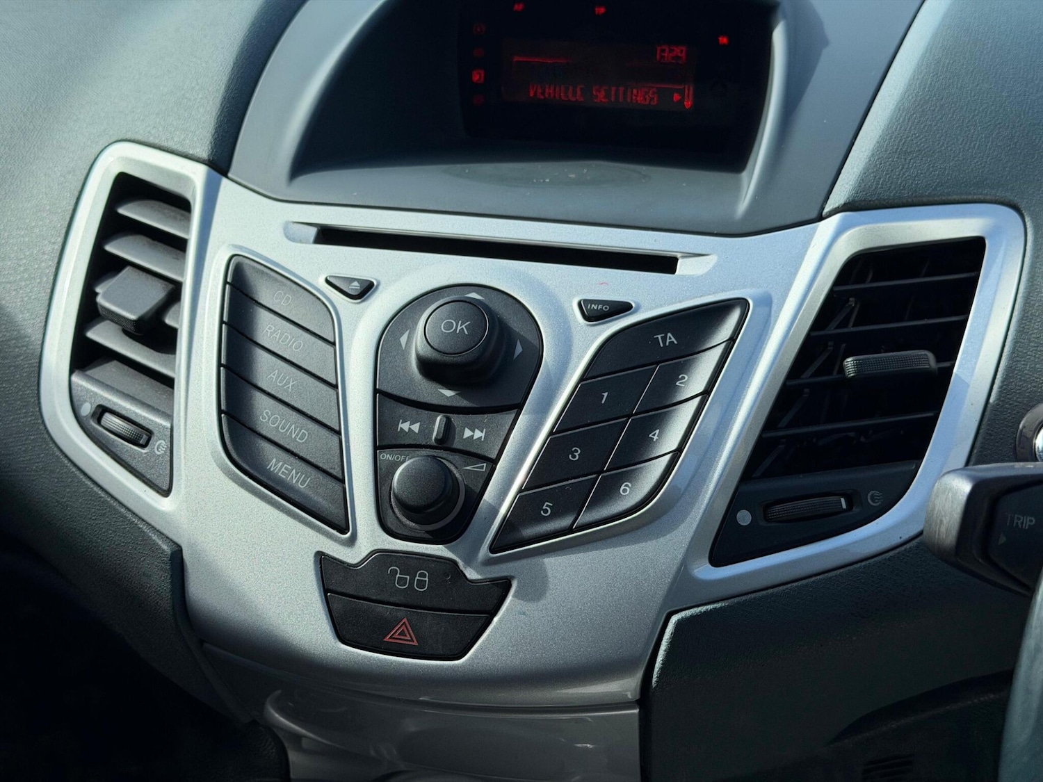 Used Ford Fiesta 2009 for sale - 78058577: Photo 31