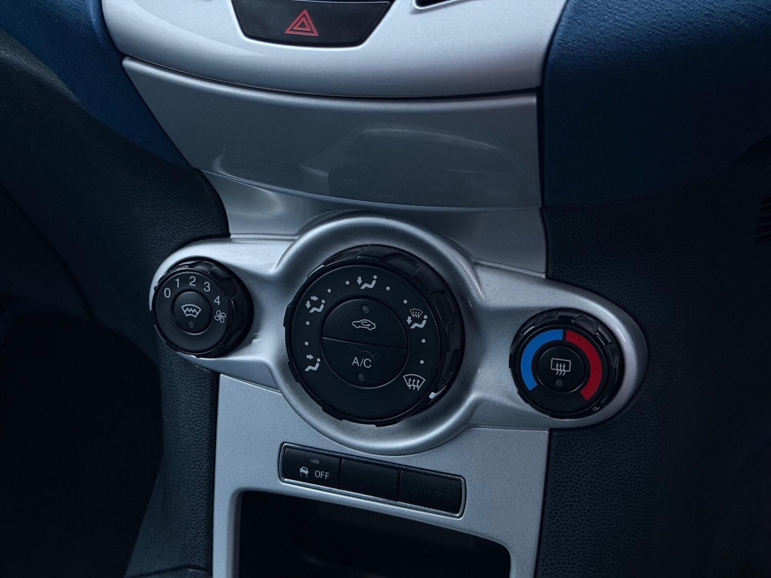 Used Ford Fiesta 2010 for sale - 77174473: Photo 28