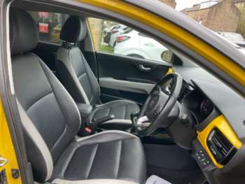 Used Kia Stonic 2020 for sale - 74409183: Photo