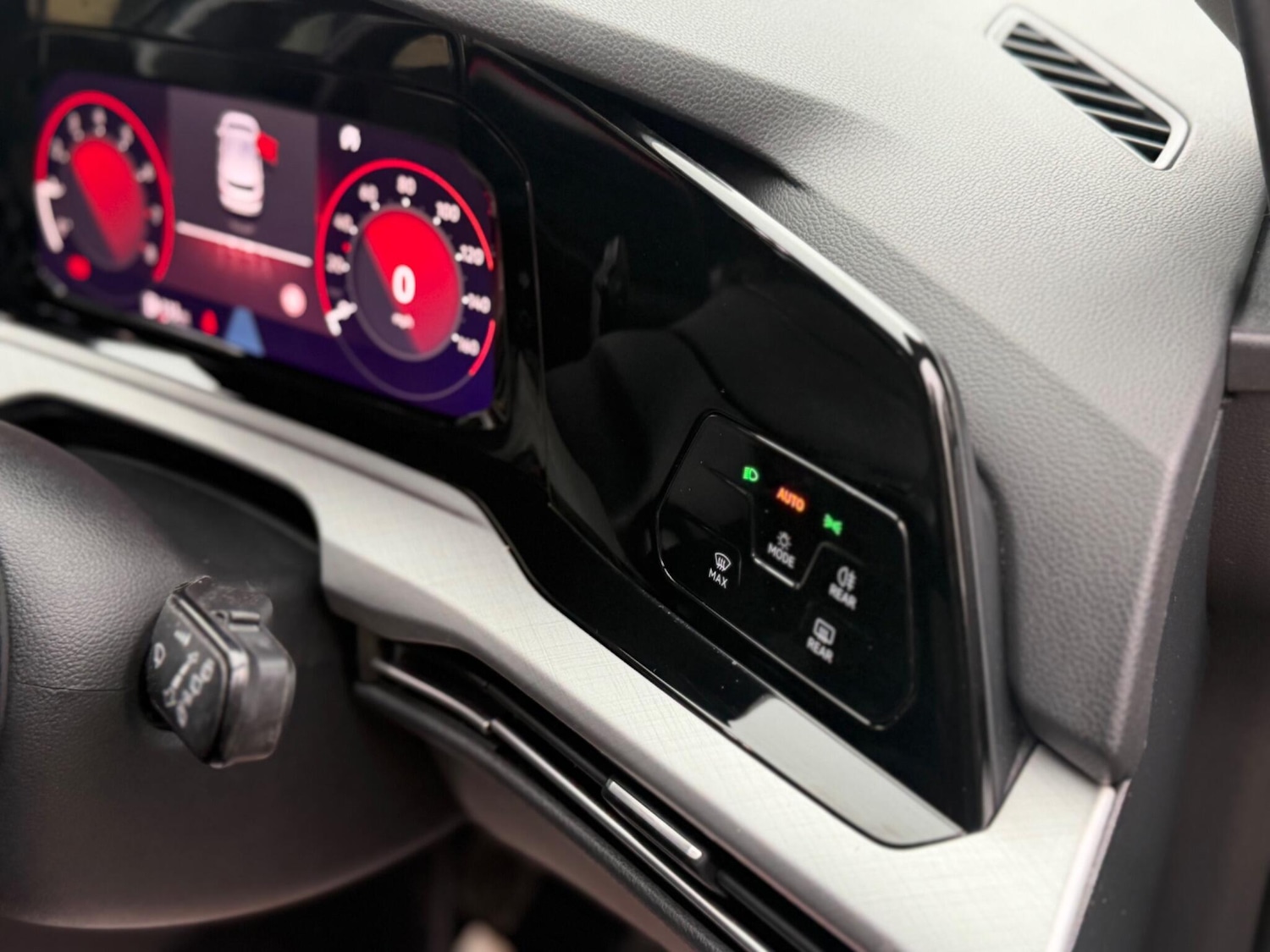 Used Volkswagen Golf 2020 for sale - 77425983: Photo 24