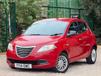 Used Chrysler Ypsilon 2014 for sale - 79677218: Photo