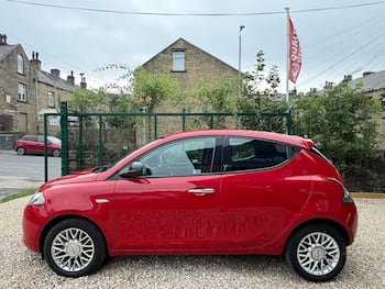 Used Chrysler Ypsilon 2014 for sale - 79677218: Photo