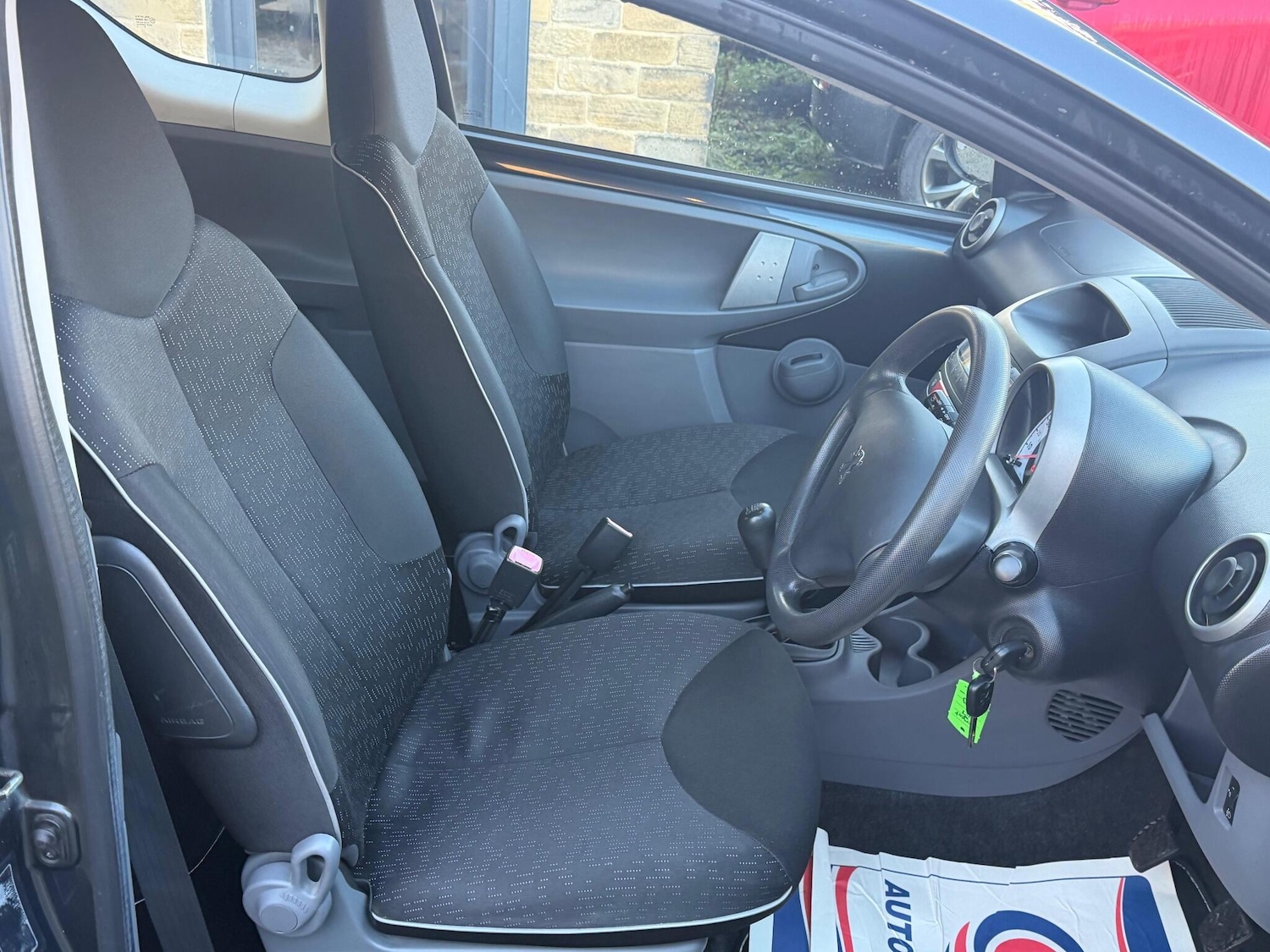 Used Peugeot 107 for sale - 76824838: Photo 14