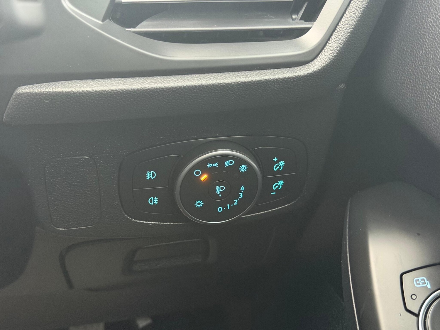 Used Ford Focus 2019 for sale - 76898720: Photo 32