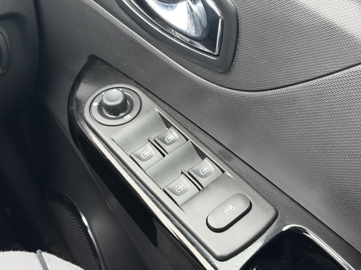 Used Renault Captur 2015 for sale - 77510698: Photo 26