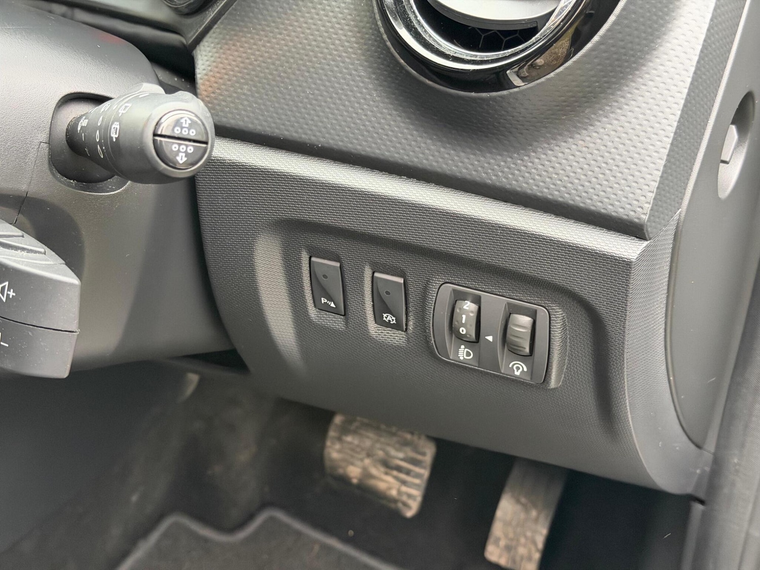 Used Renault Captur 2015 for sale - 77510698: Photo 30