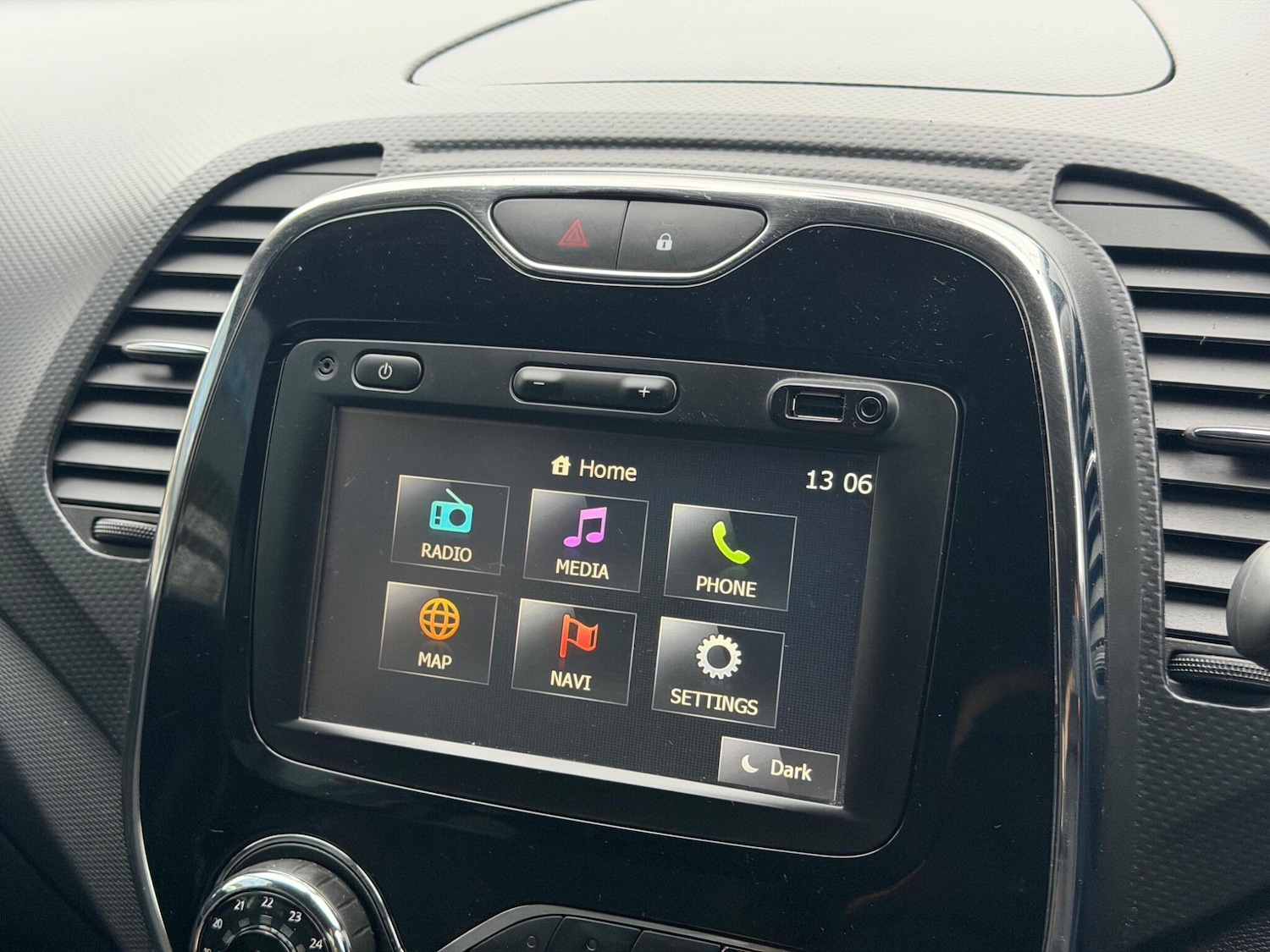 Used Renault Captur 2015 for sale - 77510698: Photo 37