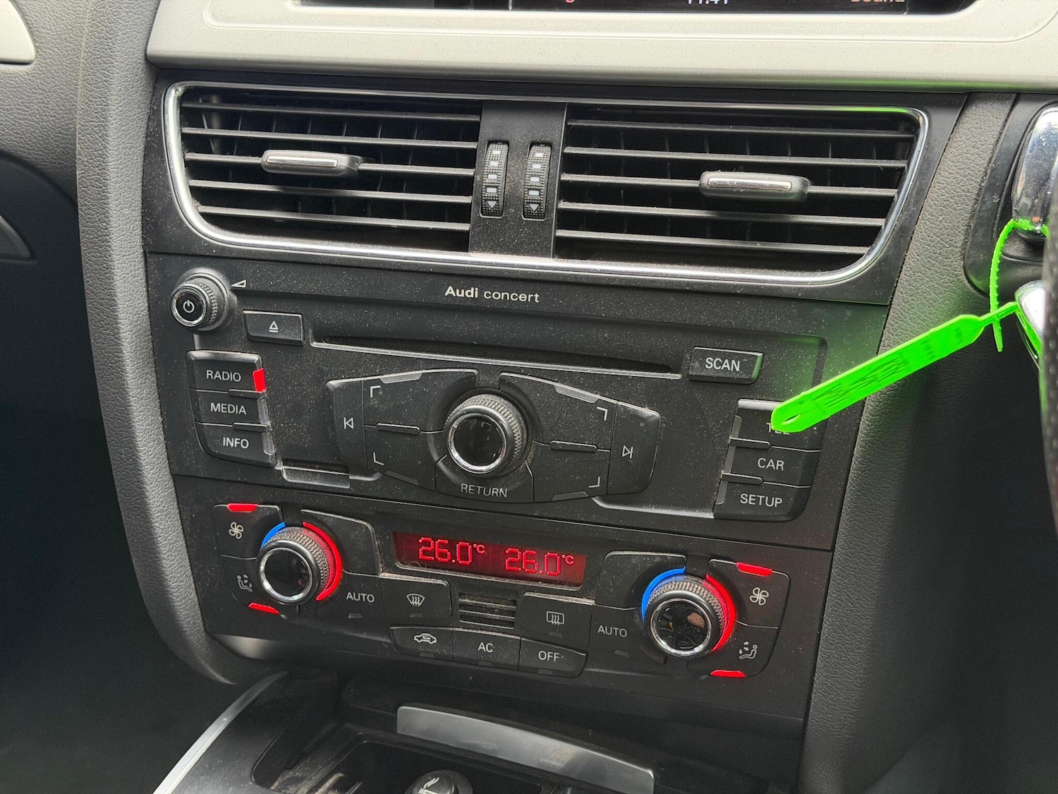 Used Audi A4 2009 for sale - 77084361: Photo 28