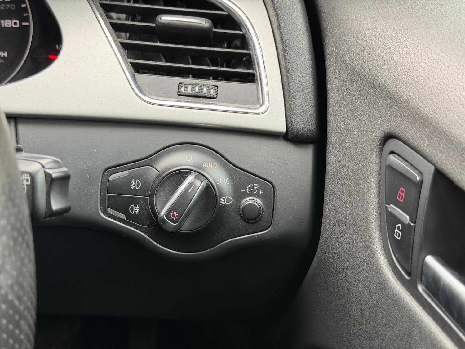 Used Audi A4 2009 for sale - 77084361: Photo 39