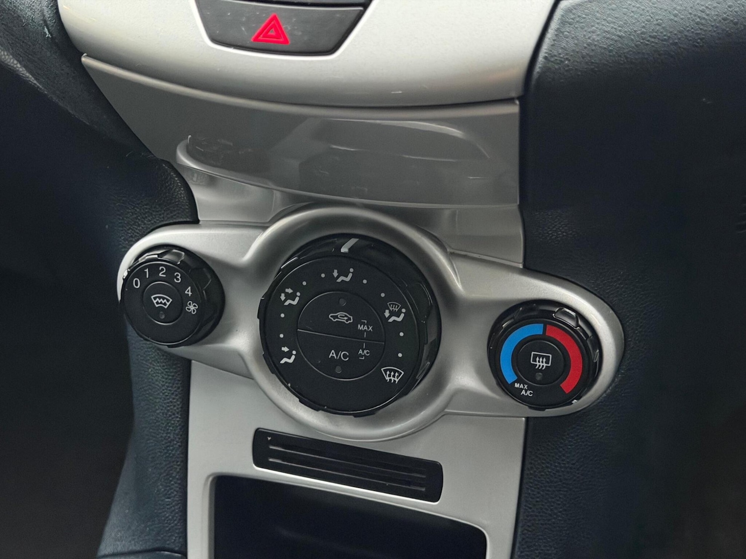 Used Ford Fiesta 2012 for sale - 77190819: Photo 25