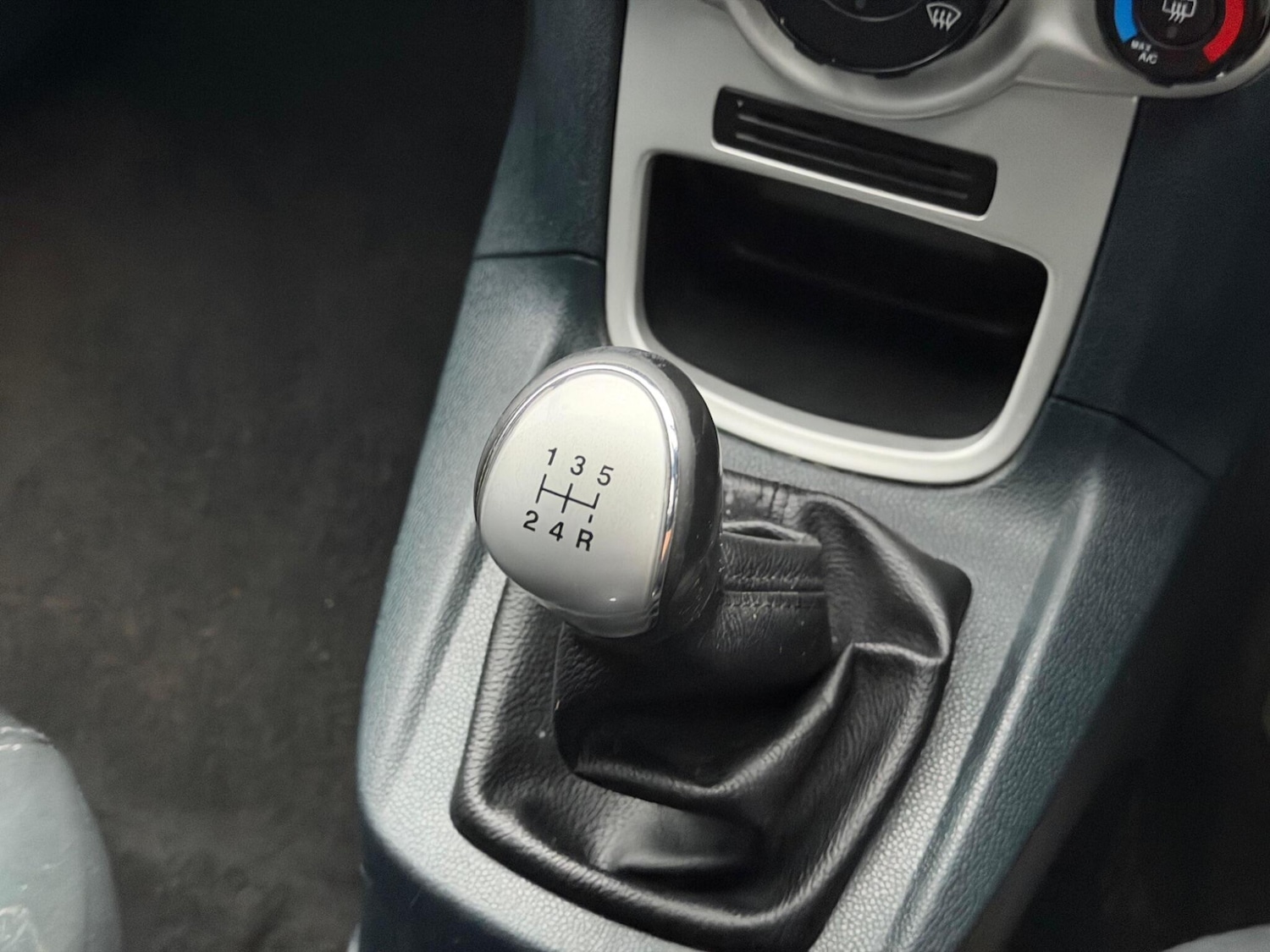 Used Ford Fiesta 2012 for sale - 77190819: Photo 28