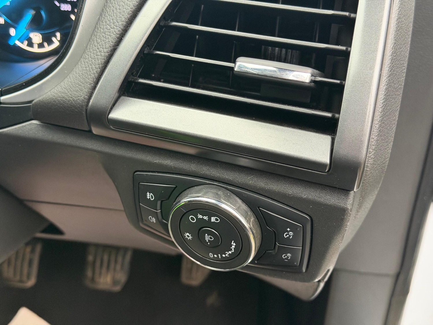 Used Ford Mondeo 2015 for sale - 77523497: Photo 15