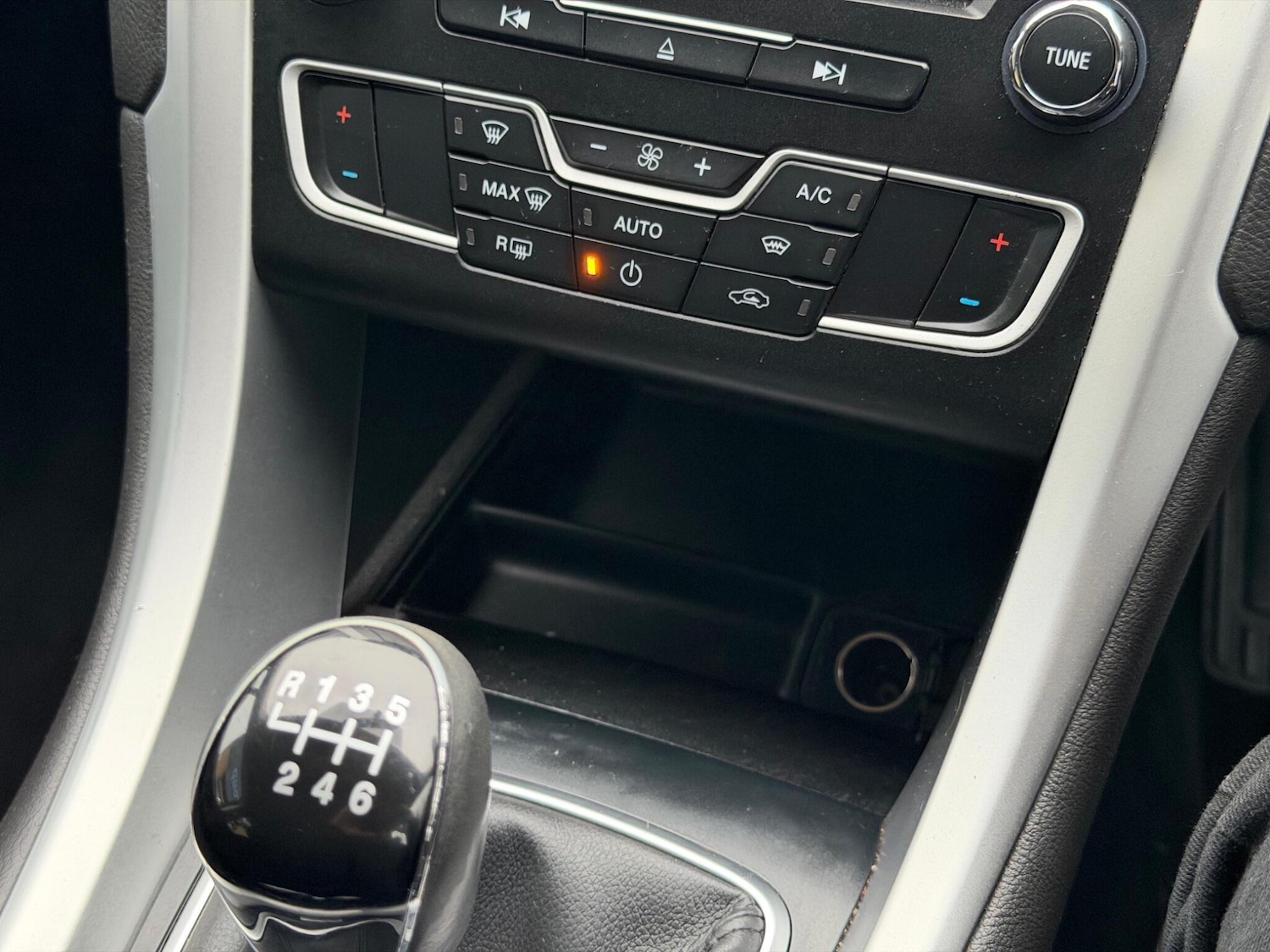 Used Ford Mondeo 2015 for sale - 77523497: Photo 27