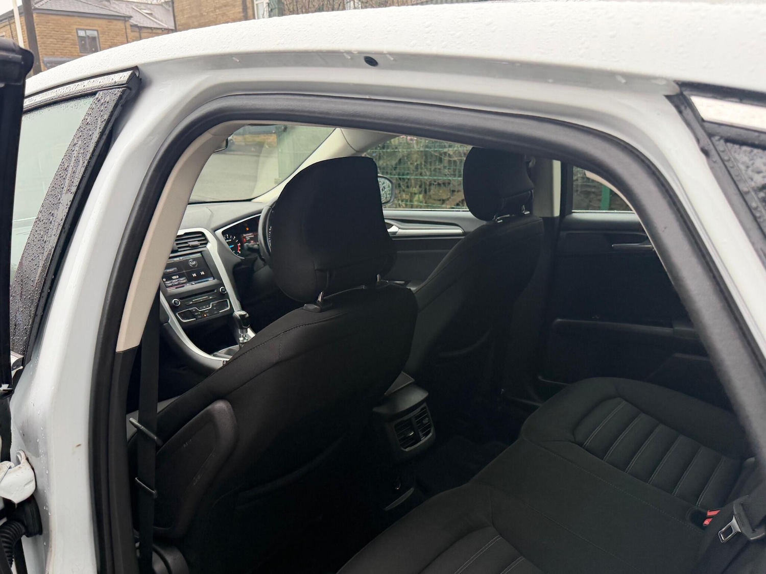 Used Ford Mondeo 2015 for sale - 77523497: Photo 32