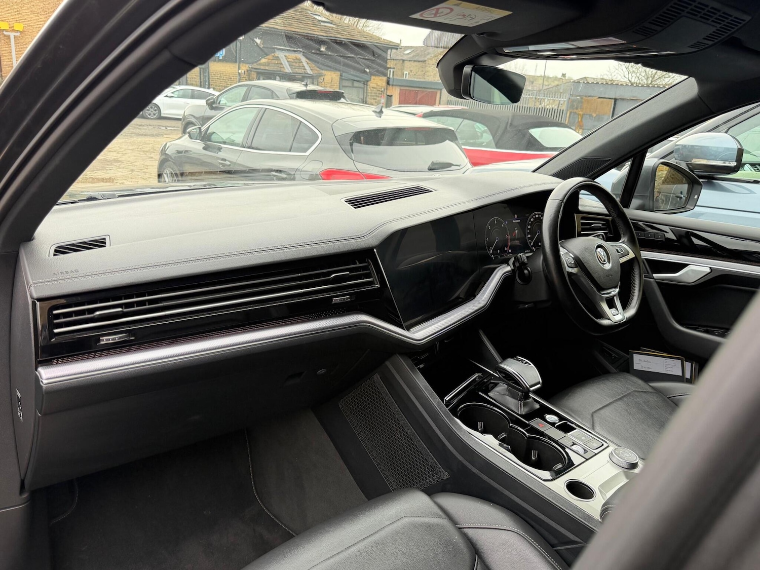 Used Volkswagen Touareg 2019 for sale - 77637647: Photo 16