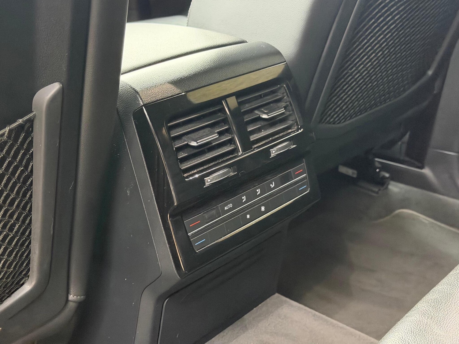 Used Volkswagen Touareg 2019 for sale - 77637647: Photo 24