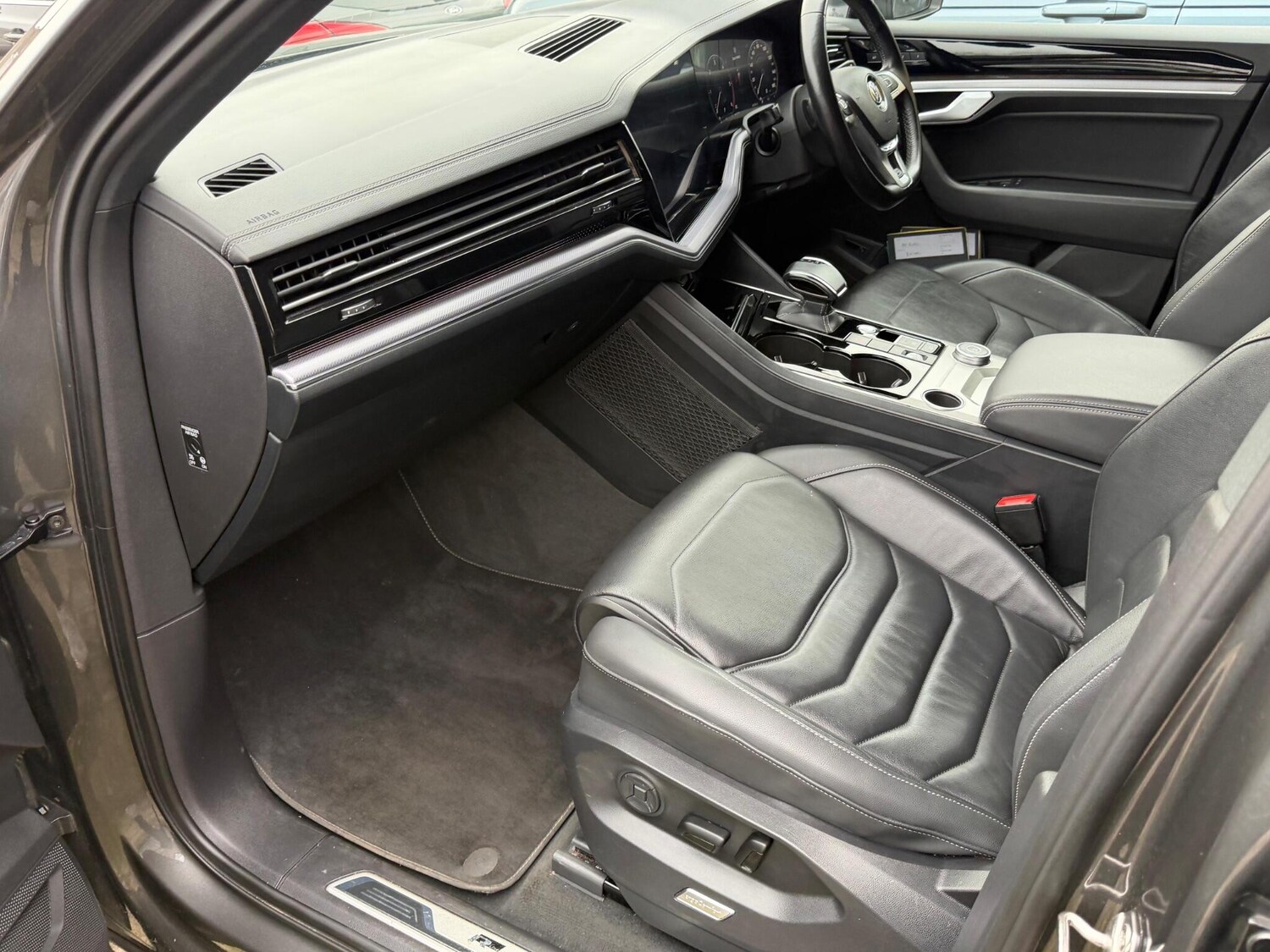 Used Volkswagen Touareg 2019 for sale - 77637647: Photo 38