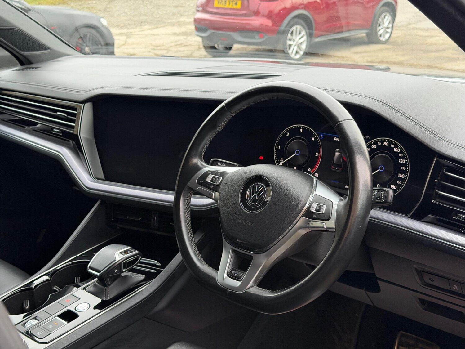 Used Volkswagen Touareg 2019 for sale - 77637647: Photo 40