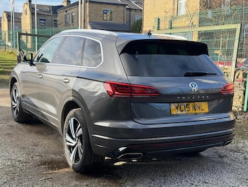 Used Volkswagen Touareg 2019 for sale - 77637647: Photo