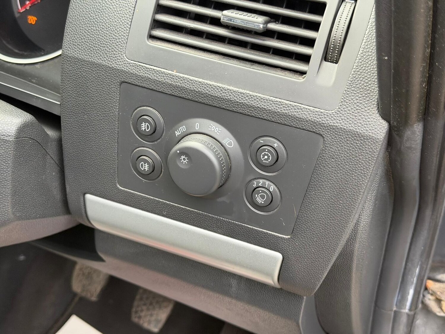 Used Vauxhall Zafira for sale - 78141452: Photo 28