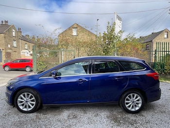 Used Ford Focus 2017 for sale - 76239072: Photo 4
