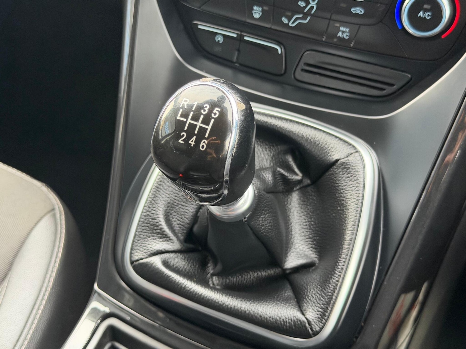 Used Ford Kuga 2018 for sale - 77958322: Photo 32